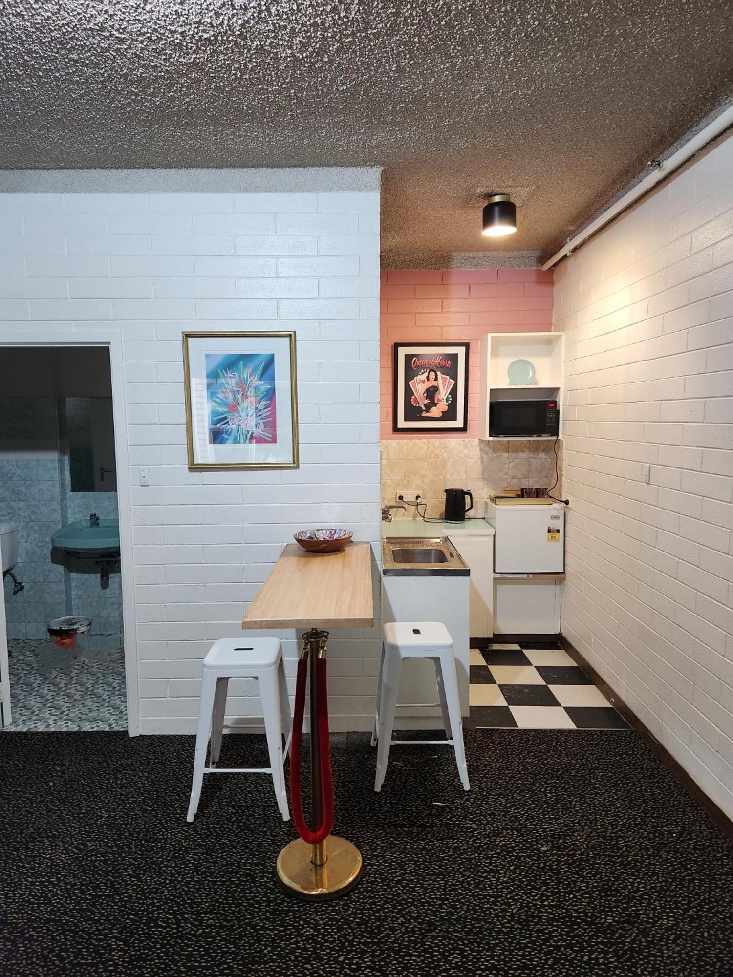 West End Motel & Backpackers Adelaïde Extérieur photo